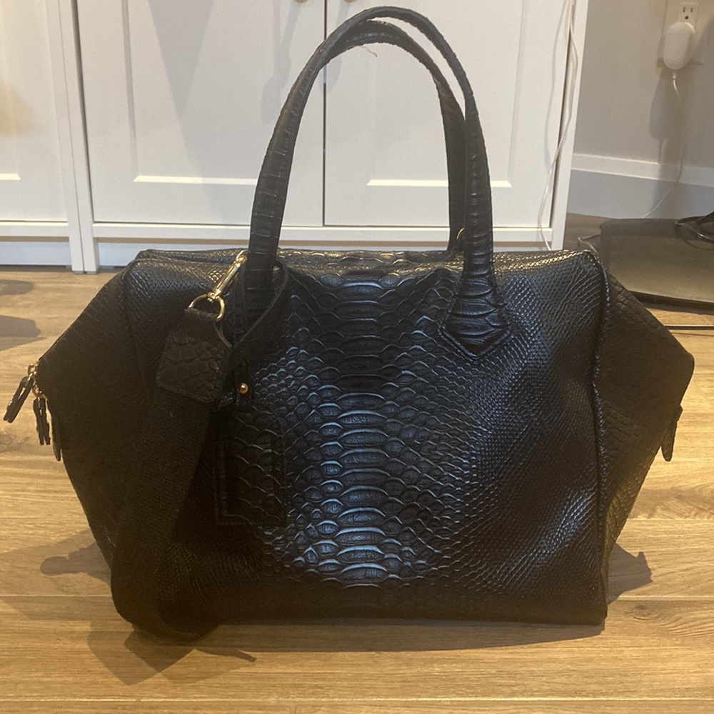 ai worker bag - black